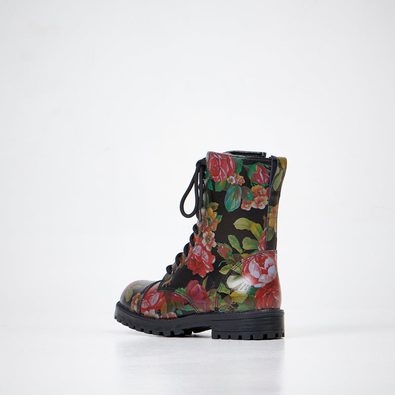 Reinforced steel toe cap