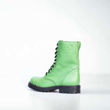 Samelin 511 Punk-Boots apfelgrün – Ansicht schräg von vorne